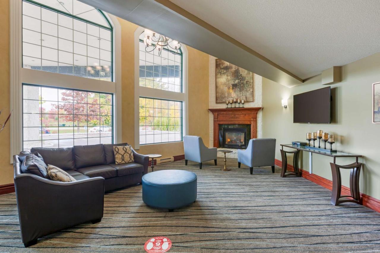 Best Western Plus Orillia Hotel Kültér fotó