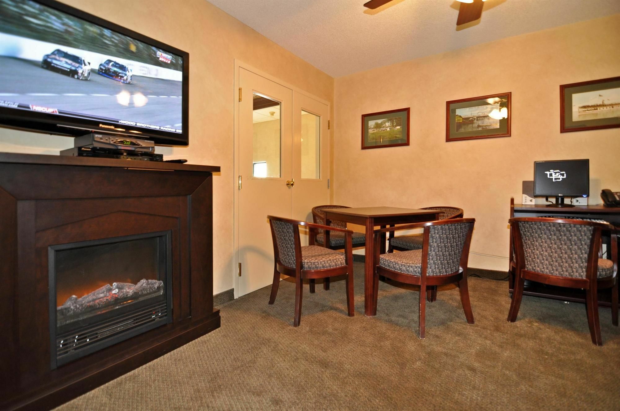 Best Western Plus Orillia Hotel Kültér fotó